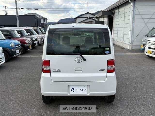 Toyota PIXIS SPACE 2013-09 2100533-13