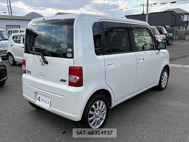 Toyota PIXIS SPACE 2013-09 2100533-14