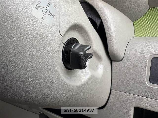 Toyota PIXIS SPACE 2013-09 2100533-22