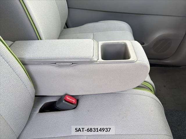 Toyota PIXIS SPACE 2013-09 2100533-27