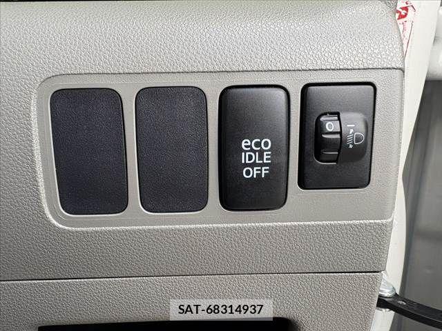 Toyota PIXIS SPACE 2013-09 2100533-4