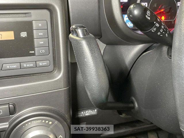 Toyota PIXIS SPACE 2013-07 4756806-18