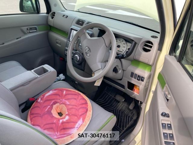 Toyota PIXIS SPACE 2013-09 7223518-10