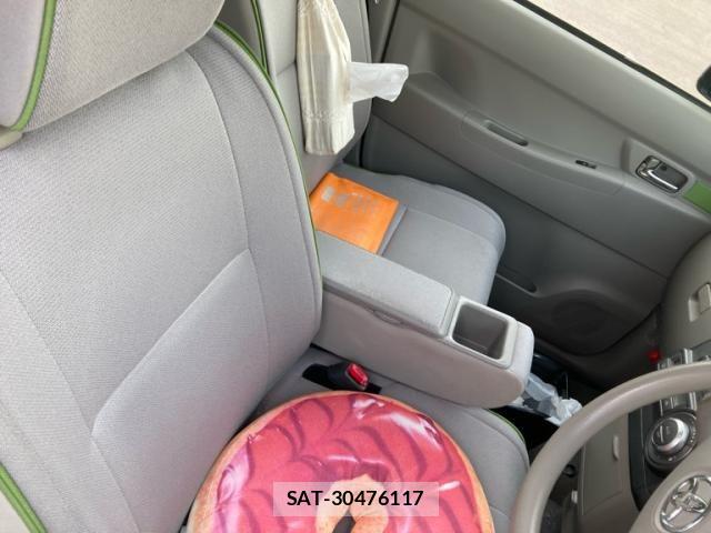 Toyota PIXIS SPACE 2013-09 7223518-11