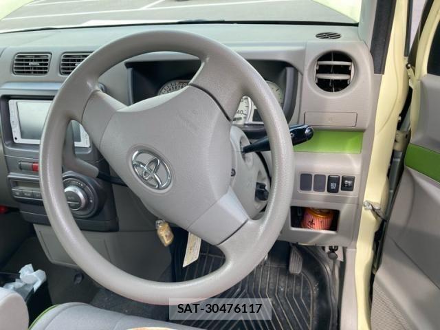Toyota PIXIS SPACE 2013-09 7223518-21
