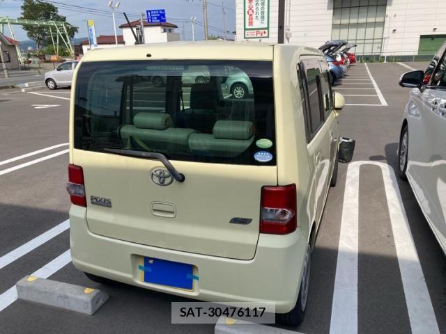Toyota PIXIS SPACE 2013-09 7223518-3