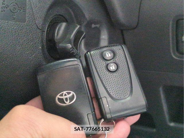 Toyota PIXIS SPACE 2015-04 7329332-12