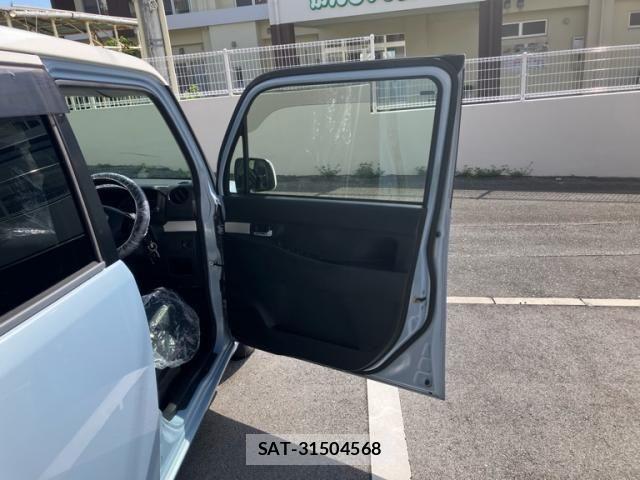 Toyota PIXIS SPACE 2013-11 7727189-10
