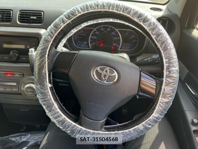 Toyota PIXIS SPACE 2013-11 7727189-13