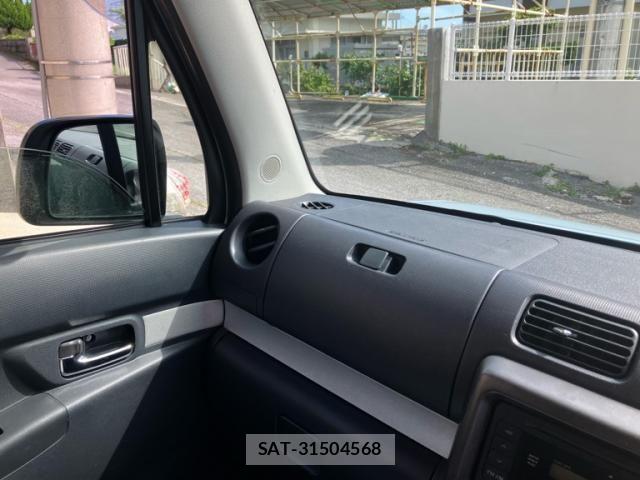 Toyota PIXIS SPACE 2013-11 7727189-16