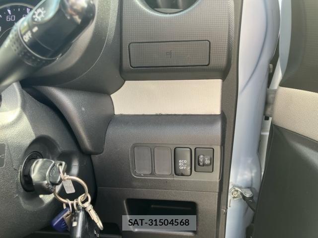 Toyota PIXIS SPACE 2013-11 7727189-18