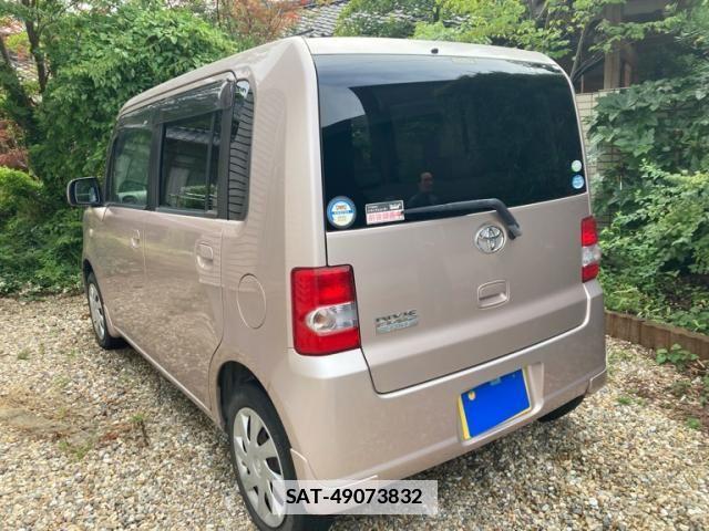 Toyota PIXIS SPACE 2012-02 7980570-2