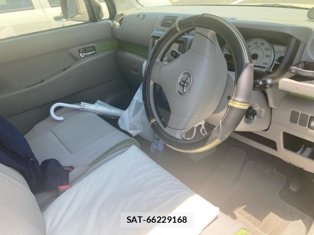 Toyota PIXIS SPACE 2014-06 8037583-4
