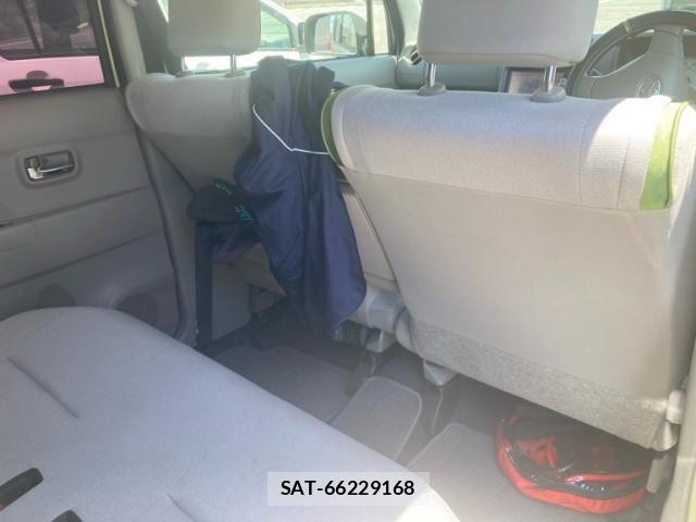 Toyota PIXIS SPACE 2014-06 8037583-6