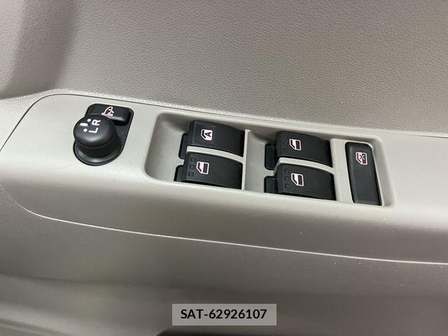 Toyota PIXIS SPACE 2016-07 8209521-17