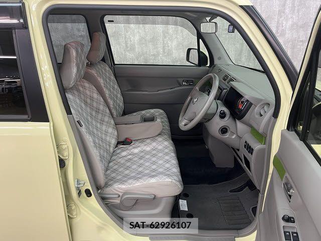Toyota PIXIS SPACE 2016-07 8209521-18