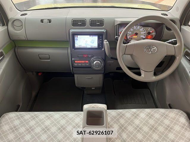 Toyota PIXIS SPACE 2016-07 8209521-1
