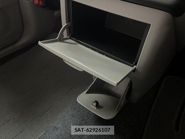 Toyota PIXIS SPACE 2016-07 8209521-23