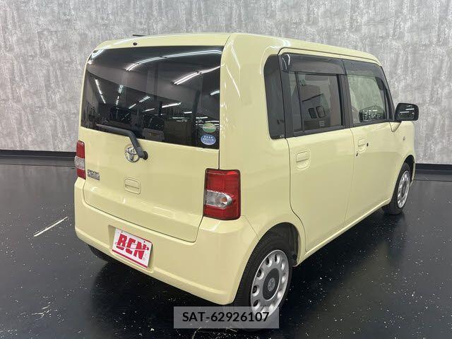 Toyota PIXIS SPACE 2016-07 8209521-2