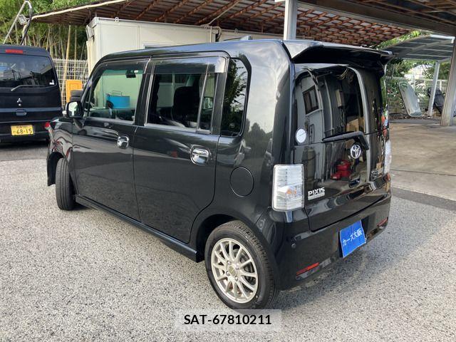 Toyota PIXIS SPACE 2014-06 8209522-3