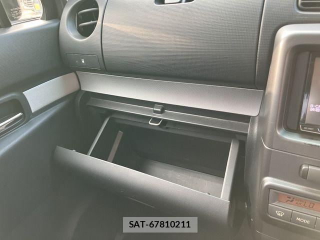 Toyota PIXIS SPACE 2014-06 8209522-8