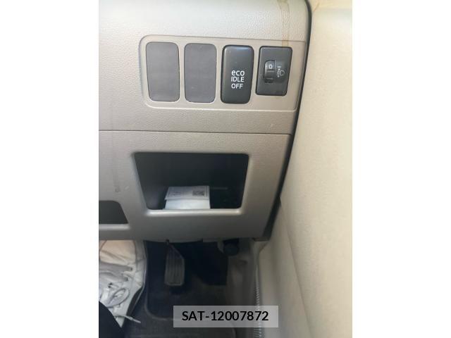 Toyota PIXIS SPACE 2013-07 8246326-15