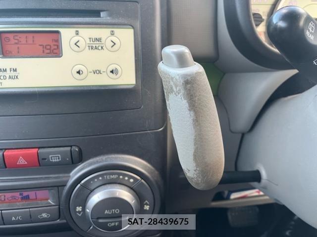 Toyota PIXIS SPACE 2016-03 8246327-21