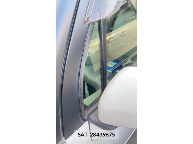 Toyota PIXIS SPACE 2016-03 8246327-25