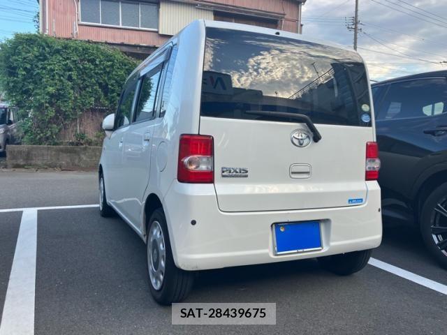 Toyota PIXIS SPACE 2016-03 8246327-5