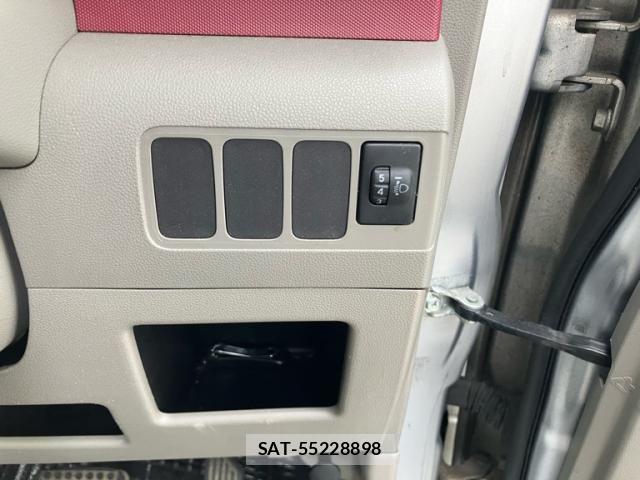 Toyota PIXIS SPACE 2012-07 8372046-18