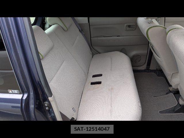 Toyota PIXIS SPACE 2013-09 8831058-11