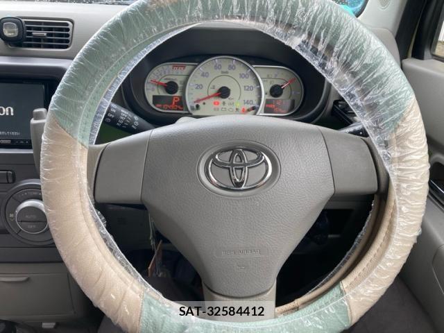 Toyota PIXIS SPACE 2013-09 8881542-9