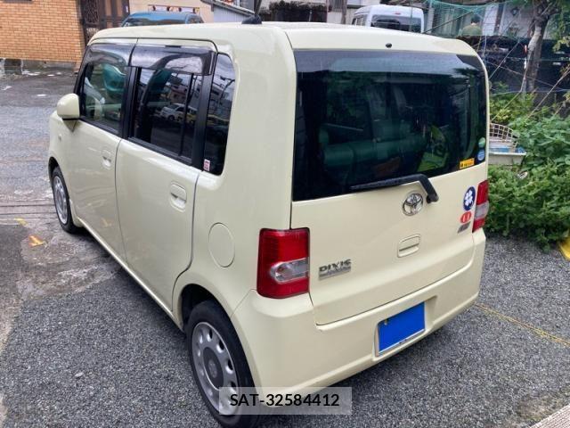Toyota PIXIS SPACE 2013-09 8881542-1