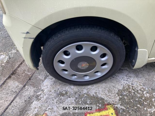 Toyota PIXIS SPACE 2013-09 8881542-2