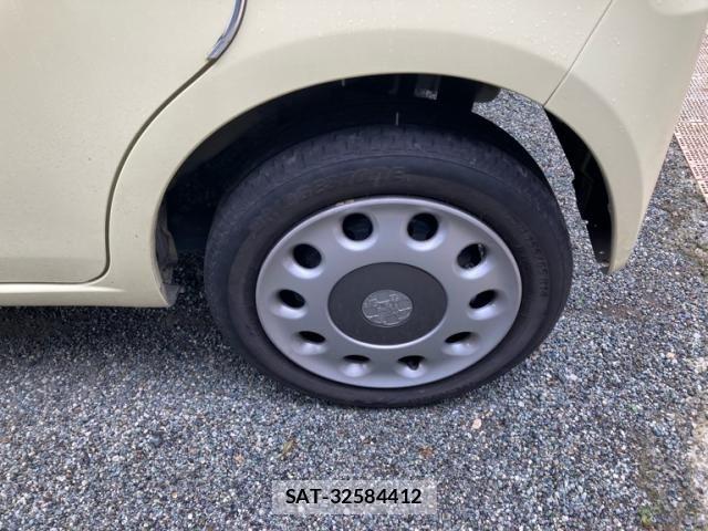 Toyota PIXIS SPACE 2013-09 8881542-3