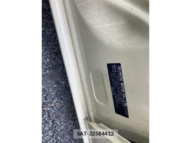 Toyota PIXIS SPACE 2013-09 8881542-8