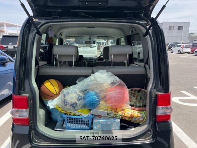 Toyota PIXIS SPACE 2014-01 7223519-11