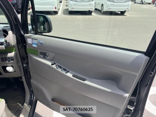 Toyota PIXIS SPACE 2014-01 7223519-12