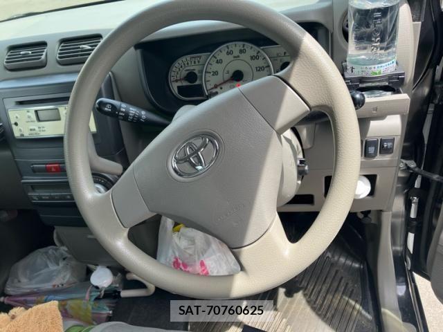 Toyota PIXIS SPACE 2014-01 7223519-15