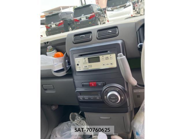 Toyota PIXIS SPACE 2014-01 7223519-16