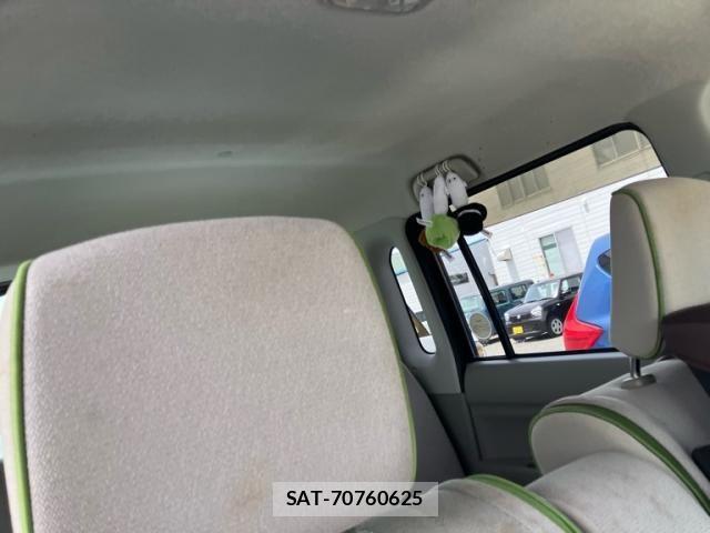 Toyota PIXIS SPACE 2014-01 7223519-17