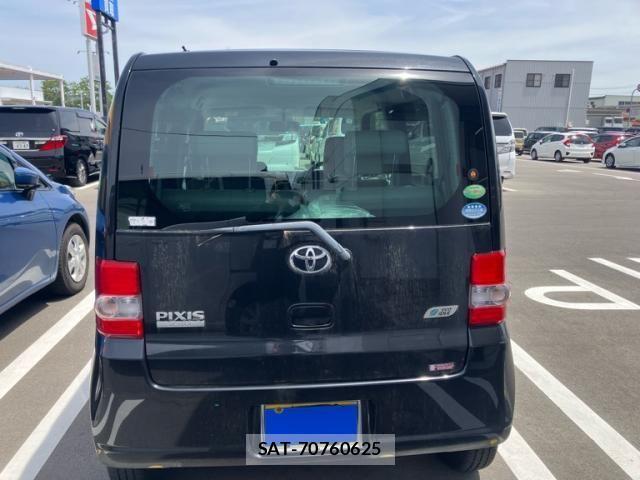 Toyota PIXIS SPACE 2014-01 7223519-1