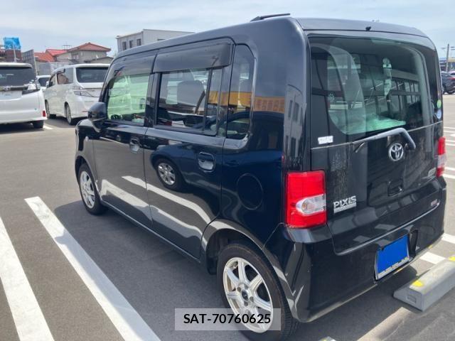 Toyota PIXIS SPACE 2014-01 7223519-2