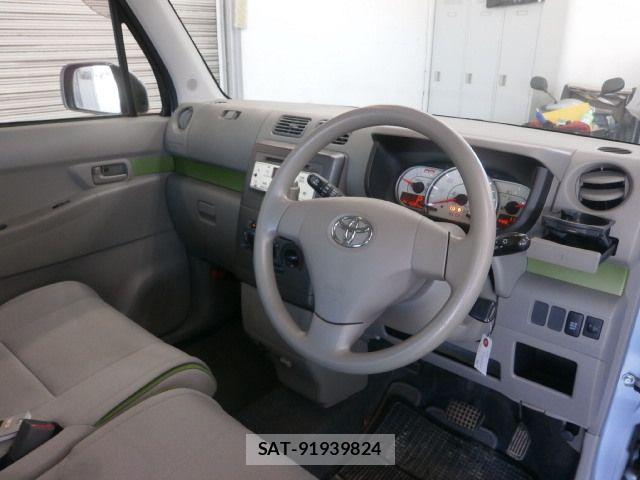 Toyota PIXIS SPACE 2014-03 7223515-1