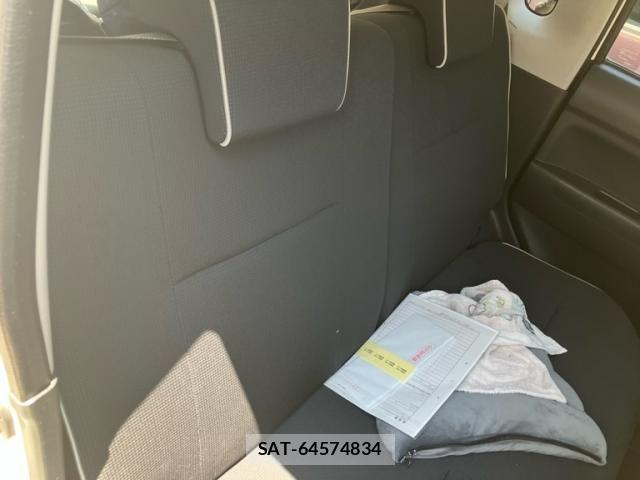 Toyota PIXIS SPACE 2011-12 8037585-12