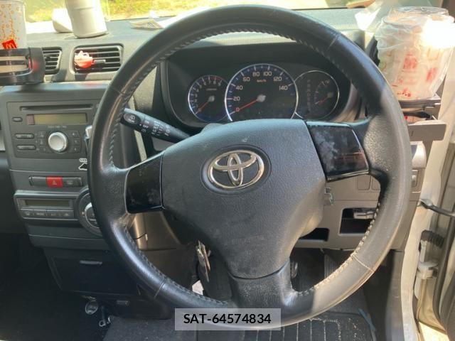 Toyota PIXIS SPACE 2011-12 8037585-13