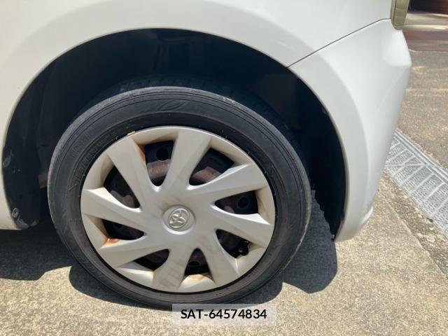 Toyota PIXIS SPACE 2011-12 8037585-2