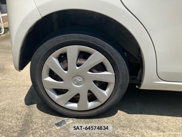 Toyota PIXIS SPACE 2011-12 8037585-3