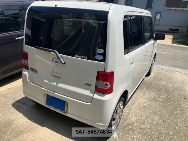 Toyota PIXIS SPACE 2011-12 8037585-4