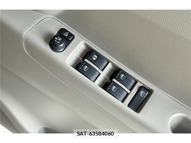 Toyota PIXIS SPACE 2015-12 8316370-18